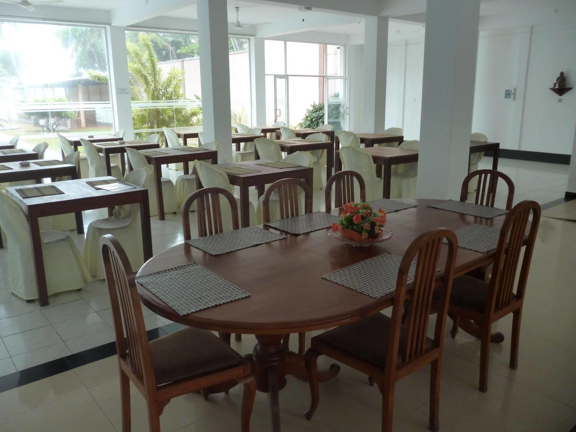 Hotel Ocean View Cottage Hikkaduwa Eksteriør billede